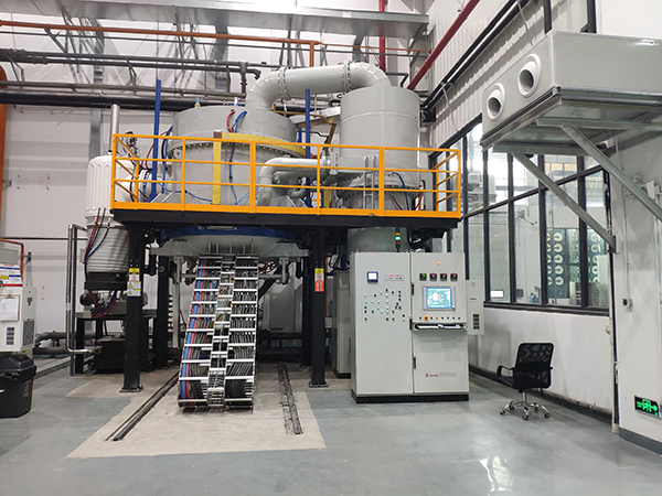 立式真空釬焊設(shè)備.jpg 立式真空釬焊設(shè)備.jpg